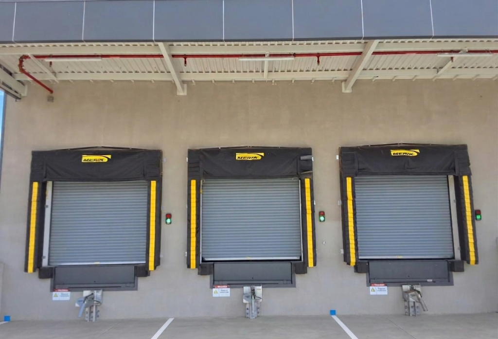 Sellos de Anden en Panama y Costa Rica: Beneficios, Tipos y Ahorro Energetico para tu Bodega o centro logistico.
